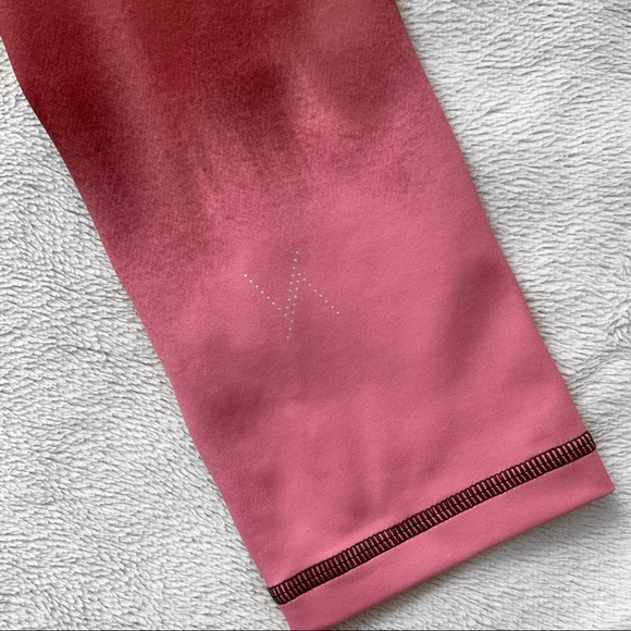 ❌SOLD❌Vie Active Rockwell Cherry Ombré Leggings - Picture 6 of 8